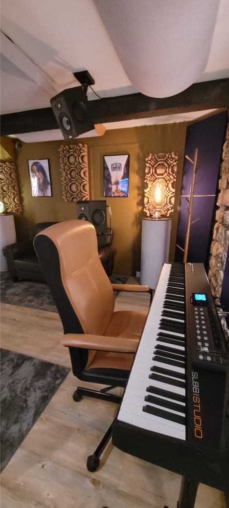 Studio Kremlin - Le Kick